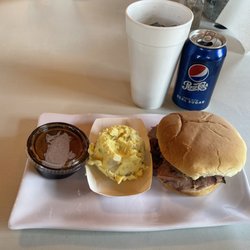 Tumlinson's Smoky Top - Brisket sandwich