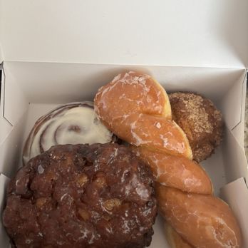 YLS Bakery & Cafe - Donuts - Donuts Near Me - El Segundo, California YLS Bakery & Cafe - Donuts - Donuts Near Me - El Segundo, California