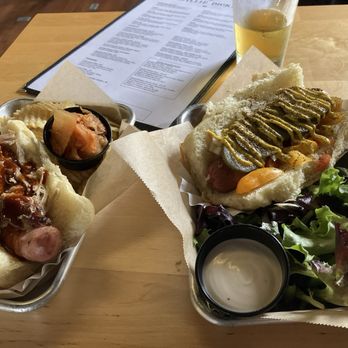 Willie Dicks - Jindo dog and Chicago dog - Gastropubs Near Me - Kalama, Washington