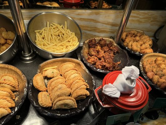 SilverKris Lounge - Terminal 3 by null