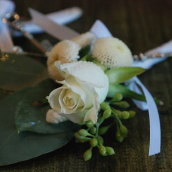 The Joyful Rose Floral Design - Secret garden theme boutonniere - Floral Designers Near Me The Joyful Rose Floral Design - Secret garden theme boutonniere - Floral Designers Near Me