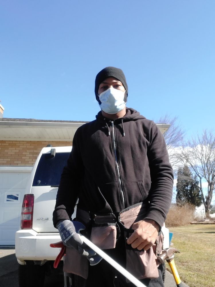 Slide of Hessi's Handy Services