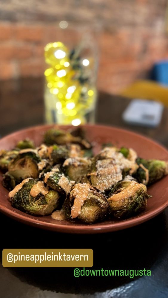 PINEAPPLE INK TAVERN Updated August 2024 376 Photos & 165 Reviews