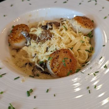 Porta’Vino - Black Truffle Tagliatelle with Scallops - porcini mushroom, parmesan, bianco sauce & fresh-shaved truffles - Pizza Near Me - Houston, Texas Porta’Vino - Black Truffle Tagliatelle with Scallops - porcini mushroom, parmesan, bianco sauce & fresh-shaved truffles - Pizza Near Me - Houston, Texas