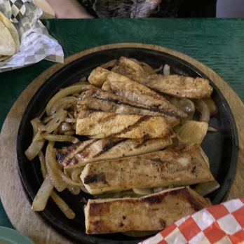 Ahuuas Mexican Restaurant - Chicken fajita plate - Mexican Near Me - Baton Rouge, Louisiana