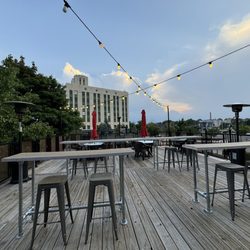 Madison's - Upstairs patio