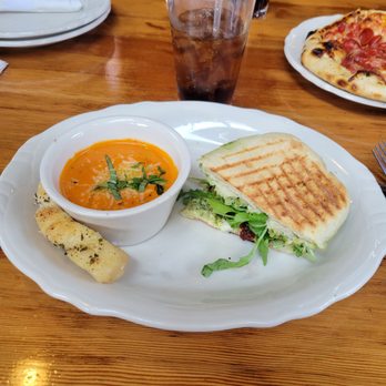 Fondi Pizzeria - Pizza Near Me - Gig Harbor, Washington