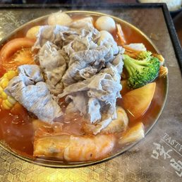 Tomato flavored hot pot