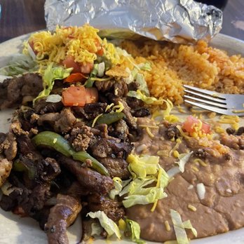 El Rincon - Beef Fajitas Plate - Mexican Near Me - Pflugerville, Texas El Rincon - Beef Fajitas Plate - Mexican Near Me - Pflugerville, Texas