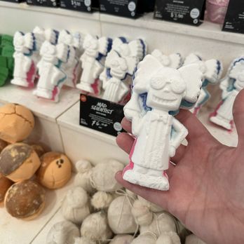 Lush Cosmetics - Cosmetics & Beauty Supply Near Me - Brandon, Florida