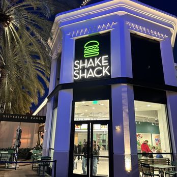 Shake Shack - Spectrum - Front Entrance 9.0/10 - Burgers Near Me - Irvine, California Shake Shack - Spectrum - Front Entrance 9.0/10 - Burgers Near Me - Irvine, California