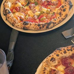 Wendy Puff Pizzeria + Pub - Pizza