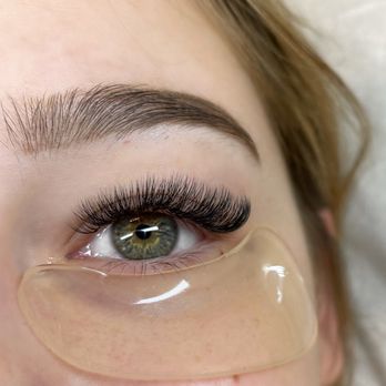 LMK Beauty Bar - Volume full set with added cool down eye mask - Eyelash Service Near Me - Clarence, New York LMK Beauty Bar - Volume full set with added cool down eye mask - Eyelash Service Near Me - Clarence, New York