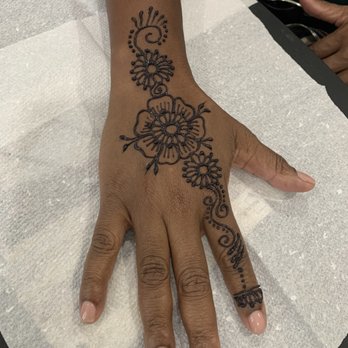 1. Gokuls Henna Art