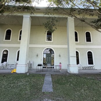 Wellington Conservation Center - This is the front of the house. The animals are on one side and there is a horse barn and arena on the other side. - Petting Zoos Near Me - Wellington, Florida