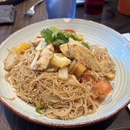 Pad Mee with Chicken Pad Mee with Chicken