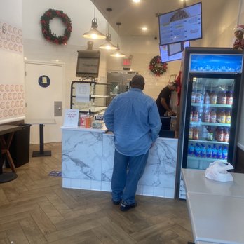 Crustees Eatery - Inside - Desserts Near Me - Los Angeles, California