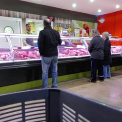 Family Cash - Uno de los reclamos es la carnicería al corte, buen precio