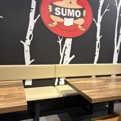 Sumo Hibachi & Wings - Dining area