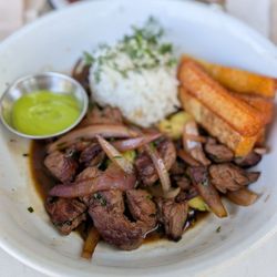Doubting Thomas - Lomo saltado bowl