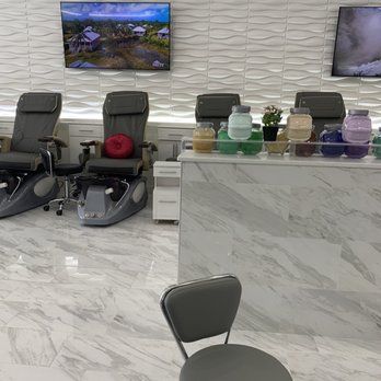 Luxe Nails On Lemmon - Interior - Nail Salons Near Me - Dallas, Texas Luxe Nails On Lemmon - Interior - Nail Salons Near Me - Dallas, Texas