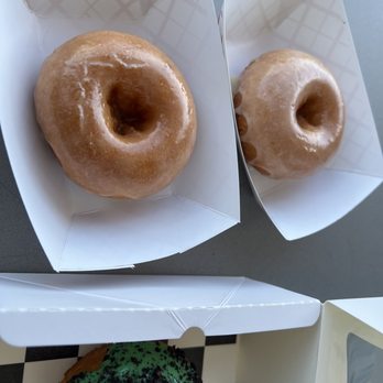 Purvé Donut Stop - Lilikoi Donuts - Donuts Near Me - Honolulu, Hawaii Purvé Donut Stop - Lilikoi Donuts - Donuts Near Me - Honolulu, Hawaii