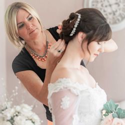 The Dahl Salon