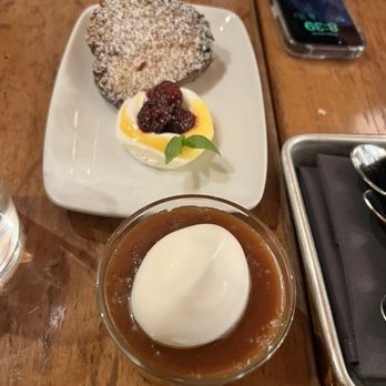 Hippo - griddi'd kentucky buttercake and butterscotch budino desserts - American Near Me - Los Angeles, California