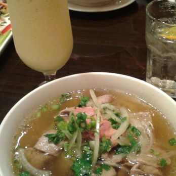 Pho Ninh Kieu - Medium sized Pho Tai with mango milkshake - Vietnamese Near Me - Parsippany, New Jersey