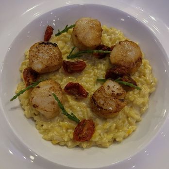 Podmore - Seared scallops - Cocktail Bars Near Me - Honolulu, Hawaii Podmore - Seared scallops - Cocktail Bars Near Me - Honolulu, Hawaii