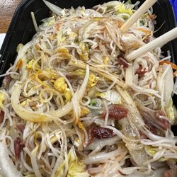 Kais Kitchen - Pork Mae fun with veggies