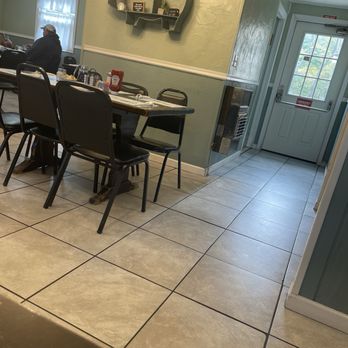 Lena's Cafe - Inside - Diners Near Me - Honesdale, Pennsylvania