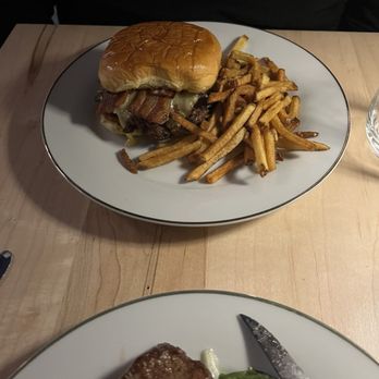 Touché - Touche burger - French Near Me - Syracuse, New York Touché - Touche burger - French Near Me - Syracuse, New York