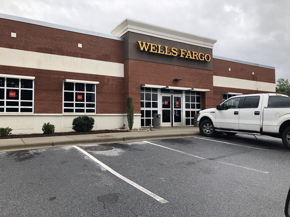 WELLS FARGO BANK Updated October 2024 114 Asheville Hwy, Brevard
