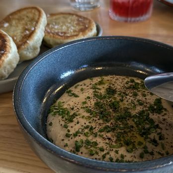 Maxwells Trading - French onion dip with hot bread (the best!) - New American Near Me - Chicago, Illinois
