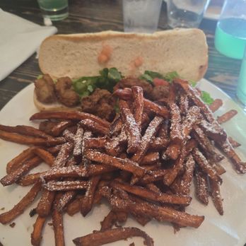 Toast! All Day Meeting Street - Oyster Po' Boy - Breakfast & Brunch Near Me - Charleston, South Carolina Toast! All Day Meeting Street - Oyster Po' Boy - Breakfast & Brunch Near Me - Charleston, South Carolina