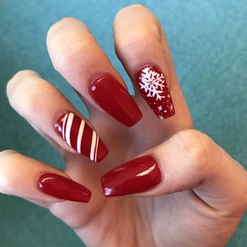 Queen's Nails and Spa - Beautiful Christmas acrylic set! - Nail Salons Near Me - Concord, California