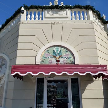 Versailles - Versailles - Cuban Near Me - Miami, Florida