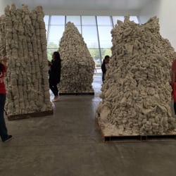 Museo Universitario de Arte Contemporáneo - MUAC - Exhibición de Anish Kapoor