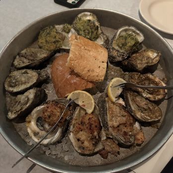 Half Shell Oyster House - Oyster sampler - Seafood Near Me - Biloxi, Mississippi Half Shell Oyster House - Oyster sampler - Seafood Near Me - Biloxi, Mississippi