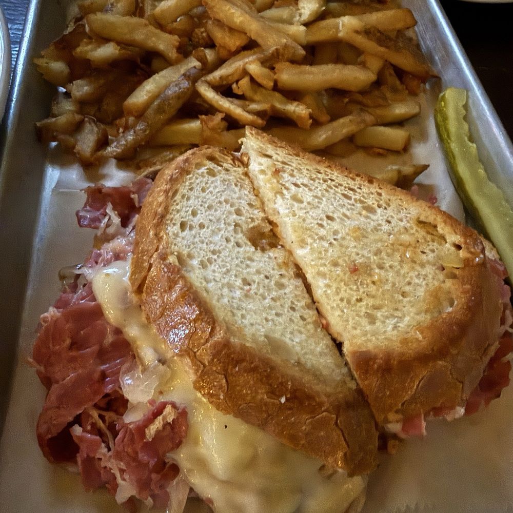 Greenhouse Cafe & Tavern - Reuben - Cafes Near Me - Burlington, Connecticut Greenhouse Cafe & Tavern - Reuben - Cafes Near Me - Burlington, Connecticut