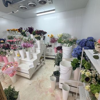 Flowers Central Jersey - Flowers in the fridge! - Florists Near Me - Manalapan, New Jersey