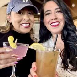 Tower of the Americas - Drinks at the bar!