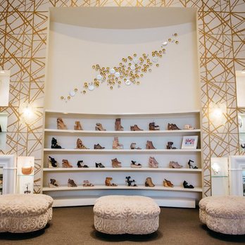 Masons - Steve Madden, Jeffery , Kelsi Dagger, Sam Eldeman, Superga, Dolce Vita, Free People, Sol Sauna - Shoe Stores Near Me - Fayetteville, Arkansas Masons - Steve Madden, Jeffery , Kelsi Dagger, Sam Eldeman, Superga, Dolce Vita, Free People, Sol Sauna - Shoe Stores Near Me - Fayetteville, Arkansas