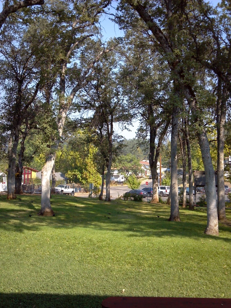 SUMMERVILLE ELEMENTARY SCHOOL Elementary Schools 18451 Carter St