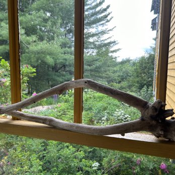 Auberge Champêtre La Mara - Looking out from front porch. - Bed & Breakfast Near Me - Ham-Sud, Quebec