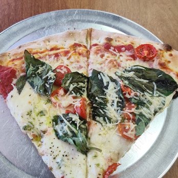 D'Oro Pizza Bar - Pizza Near Me - Miami, Florida