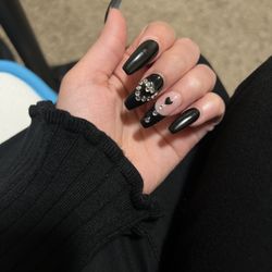 Nina's Salon