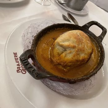 Brasserie Georges - Pike quenelles - Brasseries Near Me - Lyon, 69