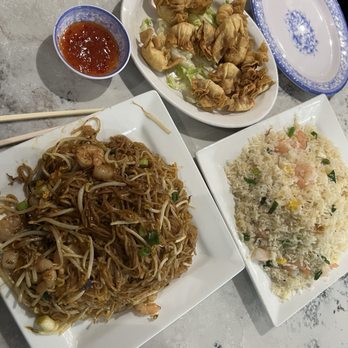 Pho Peter - PadThai (#169), shrimp fried rice (#64), creme cheese crab wontons - Vietnamese Near Me - Brampton, Ontario